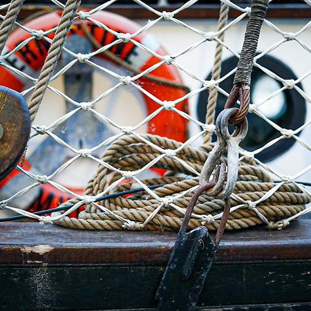Ferienwohnungen Hafenresidenz Alter Speicher Lauterbach بوتبوس المظهر الخارجي الصورة